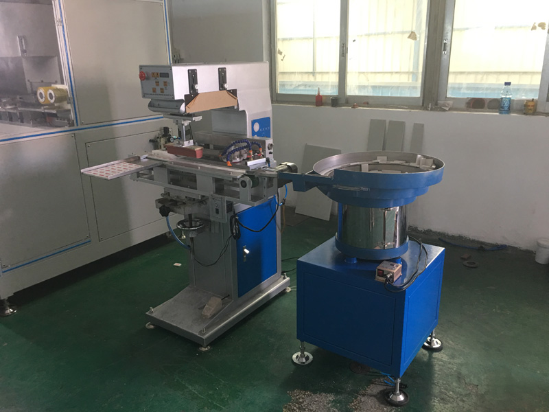 Guatemala customer buy automatic pad printer for eraser 